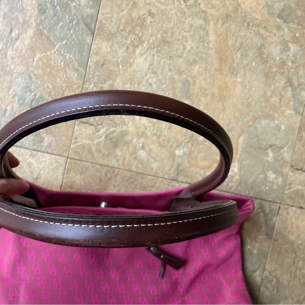 Vintage Dooney&Burke tote Handbag Pink with Logo Canvas and Dual Leather Handles - Picture 5 of 16